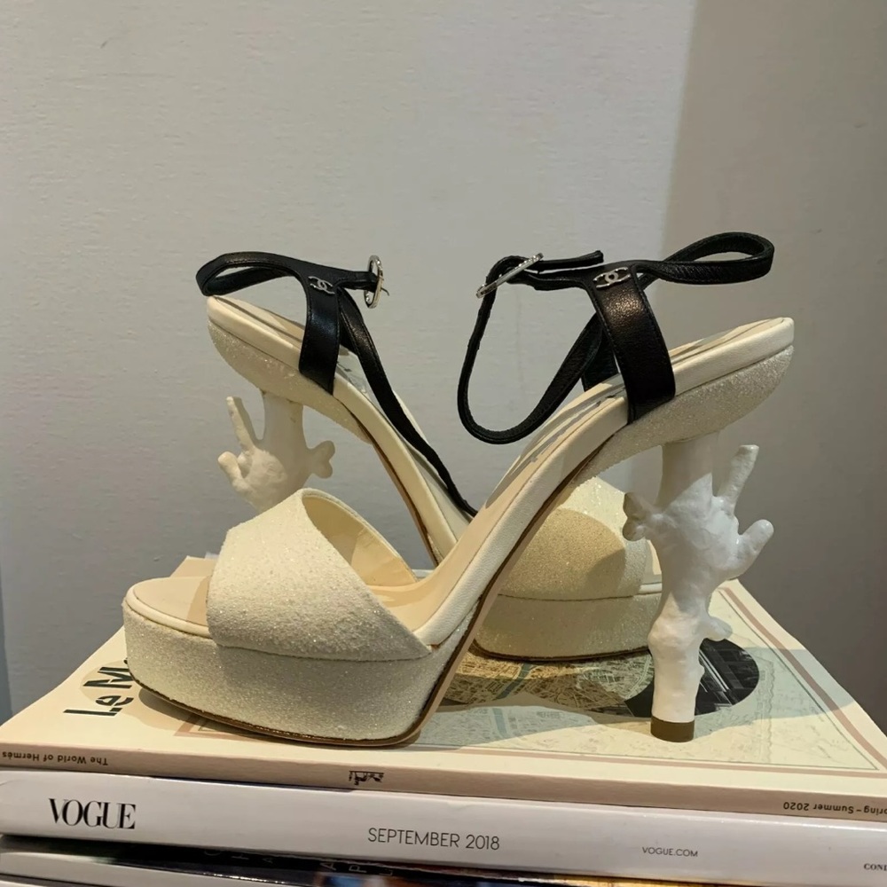 CHANEL 12P Coral Heel Sandals Sz39.5 New with Box